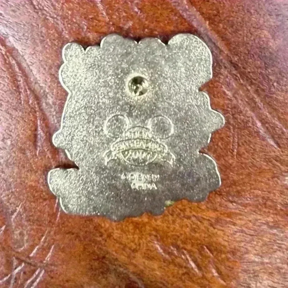 Tinker Bell Disney Trading Pin Spoiled to Perfection 2007 - Picture 4 of 8